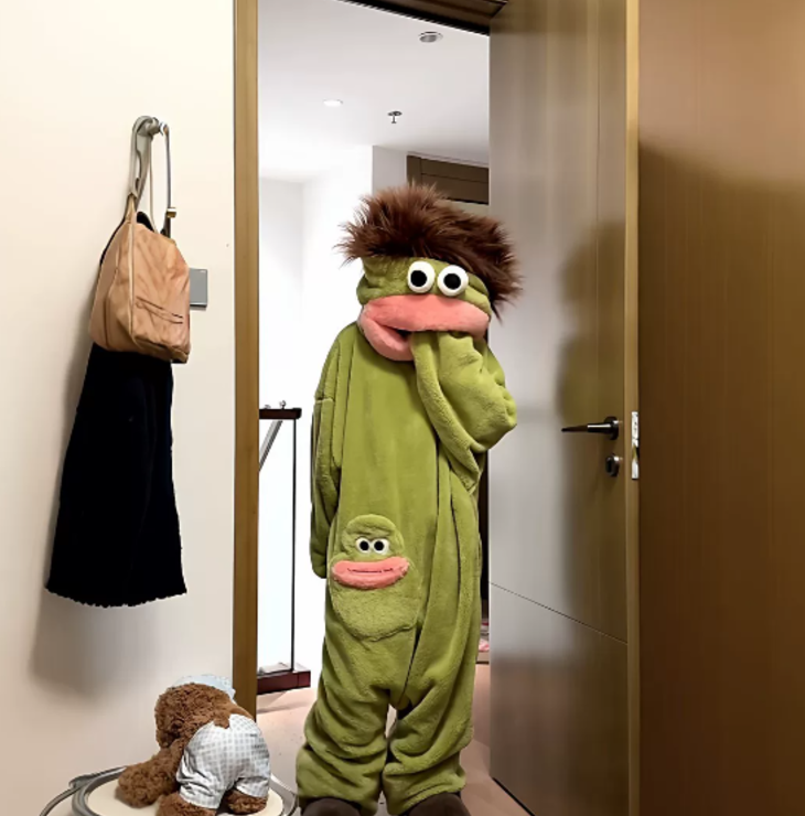 NUOLE Funny Big Mouth Monster Puppet Onesie Set - Loungewear Pajamas with Slippers & Comb Included for Halloween & Cosplay
